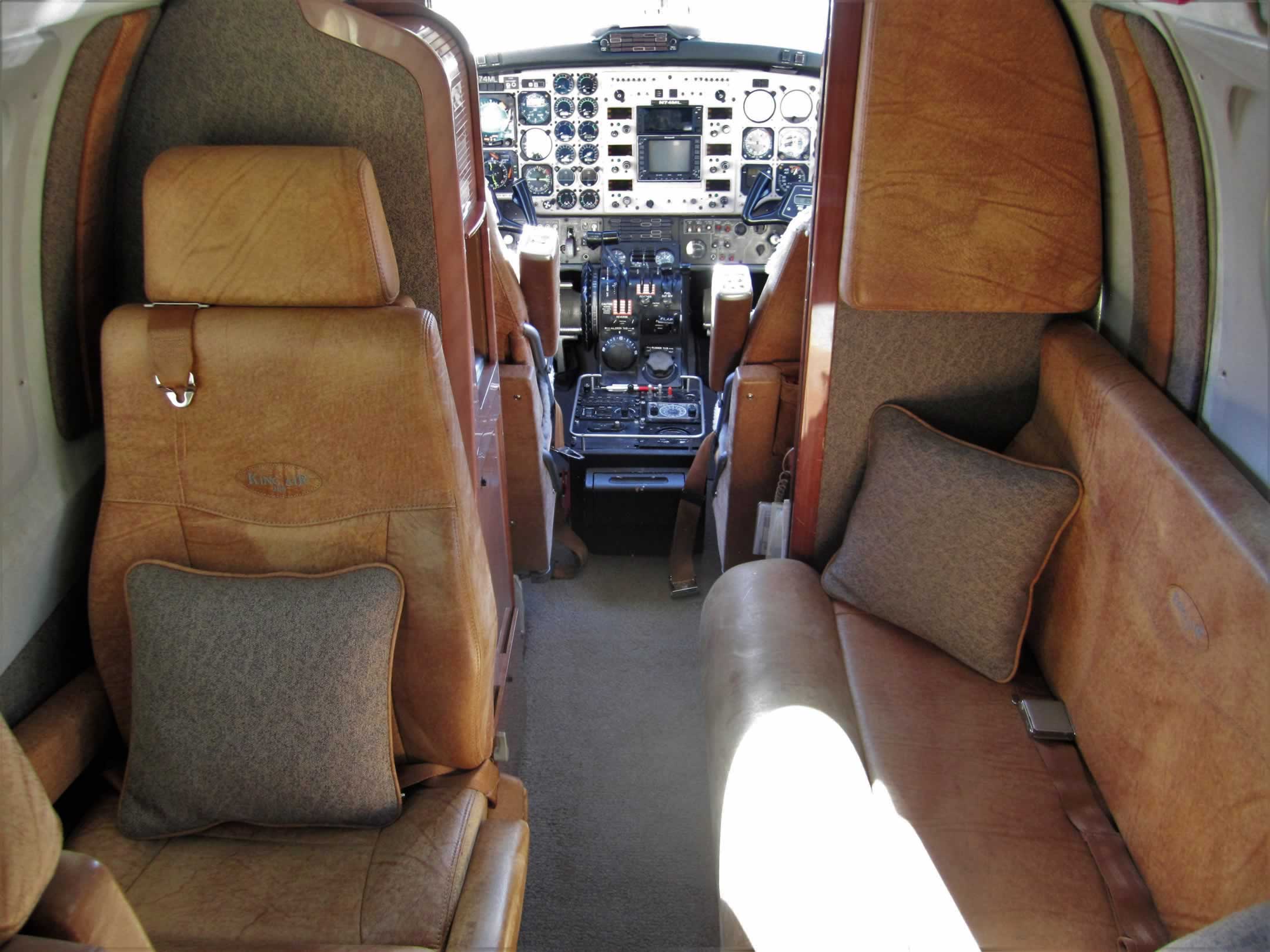 1983 BEECHCRAFT KING AIR B200 S/N BB1123 Leader Luxury