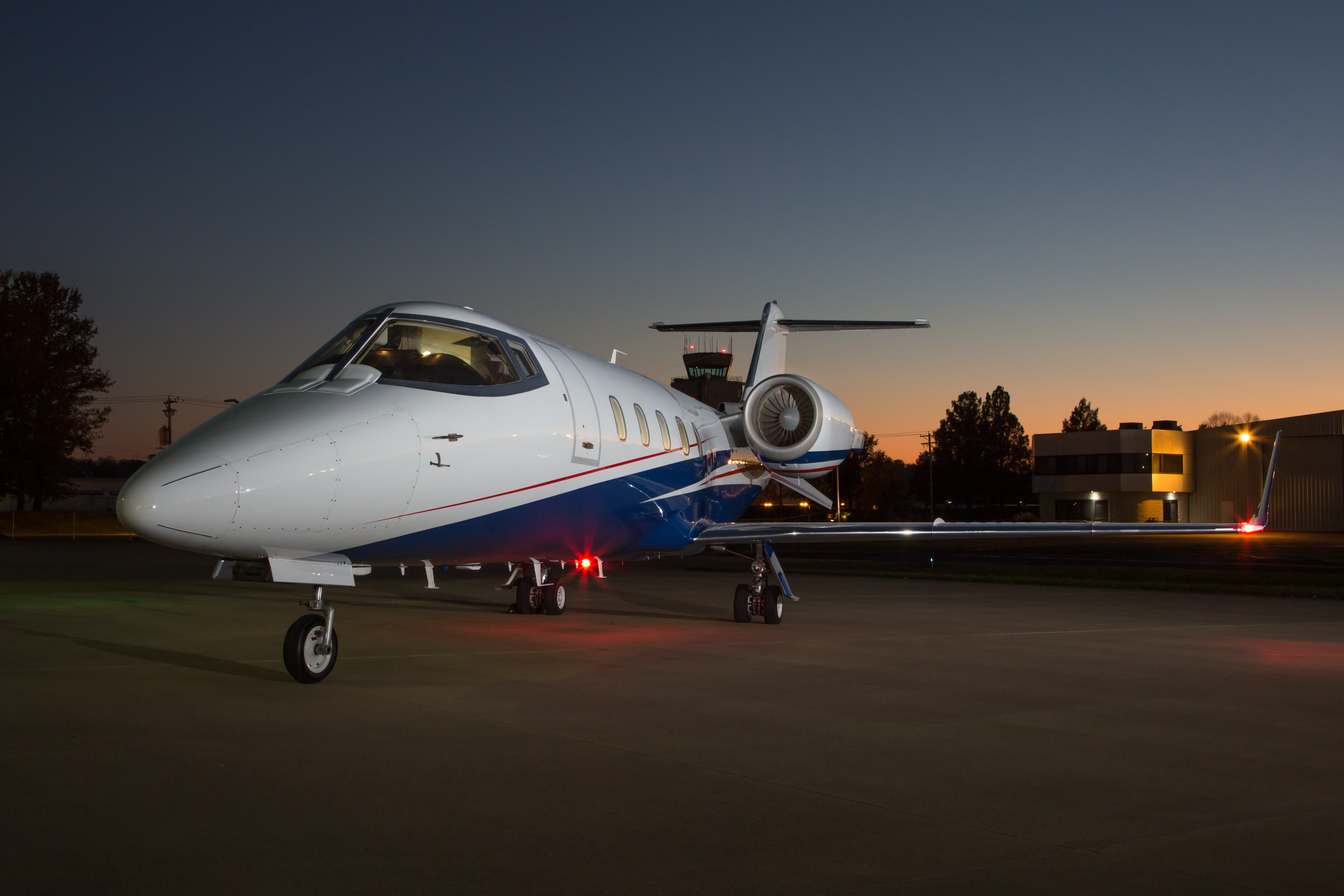 2007 BOMBARDIER LEARJET 60XR S/N 319 Leader Luxury